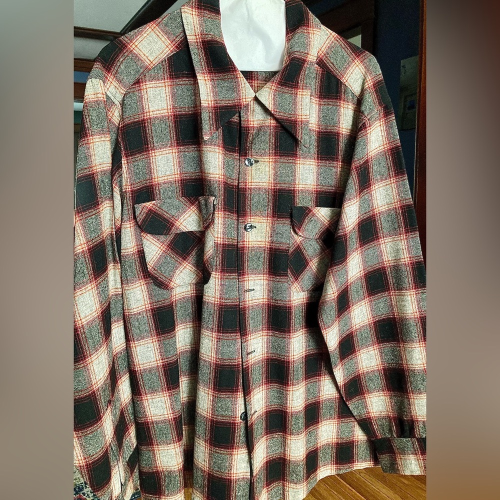 Vintage men’s Pendleton wool shirt